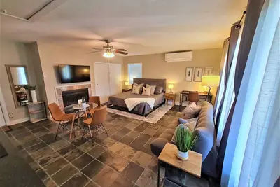 Image de Executive studio suite great location and amenities
