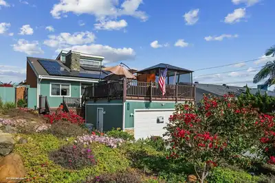 Image de Amazing 4 Bdrm 2 Bath Home With Breathtaking Views!