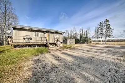 Image de Cornell Home w\/ Fire Pit & Hunting Access!