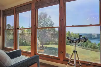 Image de Family Home w\/ Porch & Center Hill Lake Views!