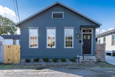 Image de This house is a 3 bedroom(s), 2 bathrooms, located in New Orleans, La.