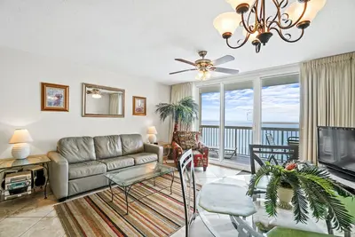 Image de Pelican Beach 1208 - Beachfront, Pools - Heated, Indoor Pool, Hot Tub, Tiki Bar