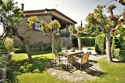 Image de Tipical stone country house with pool and garden.