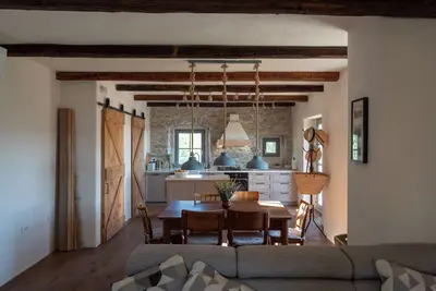 Image de Renovated stone villa with private pool near Labin