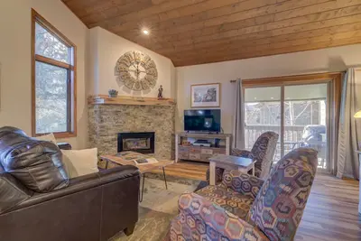 Image de Mountain Condo | 2-Bed + Loft | Balcony, Views and Minutes to the Slopes!