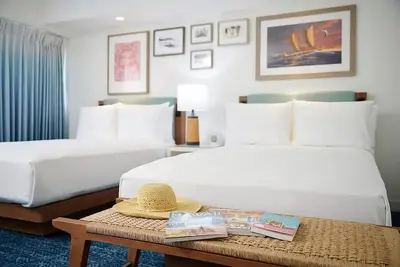 Image de Authentic Hawaii Experience! Pool, Minutes to Waikiki Beach, Diamond Head!