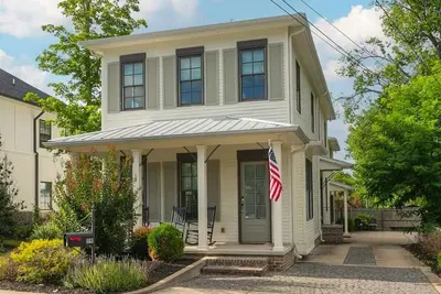 Image de April Sale! 5-Block Stroll to Downtown Franklin