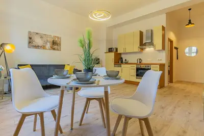 Image de CityApartment - 53 m², 2 rooms, central, Netflix, kitchen, washing machine