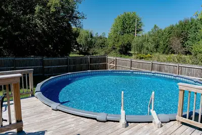 Image de Pool, Hot Tub, Pet Friendly Fenced In Yard Retreat Close To Lake Michigan! ! !