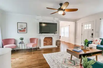 Image de Myrtle Place--Urban Core/5 Beds/Fiber/Ev Charging