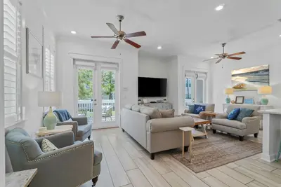 Image de Prominence 3bd 2. 5ba Sleeps 8 Golf Cart 5 Bikes Near Beach Lg Pool \"Big Chill\"