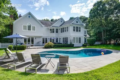 Image de Exclusive location with spacious interior offering many amenities.