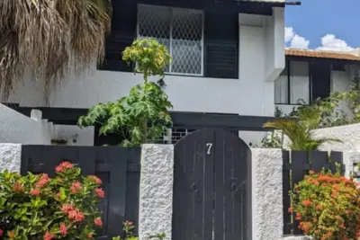 Image de Quiet 3 bedroom 3 bath in the middle of the city