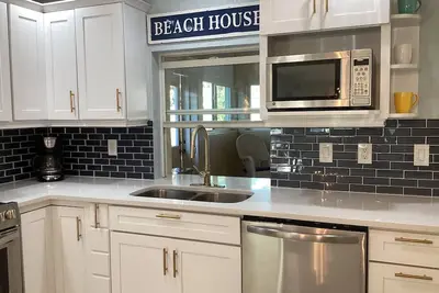 Image de Beach House w/Large, Shady Yard
