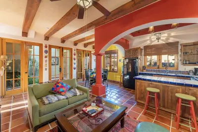 Image de Casa Juanchi Mountain views and just steps from restaurants, pool, and the beach of Loreto Bay