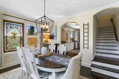 Image de Charming Old Northwood Home ~ 3 Mi to Beach!