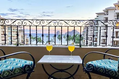 Image de Premier Villa- Medano Beachfront - Walkable to Downtown Cabo!