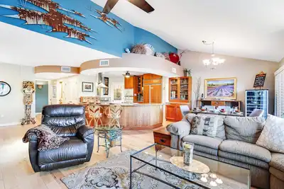 Image de Charming duplex condo with ocean views, shared pool, hot tub & pickleball court