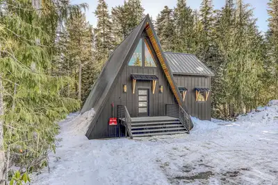 Image de Stunning Luxury A-Frame in the Heart of Government Camp, walk to Skibowl