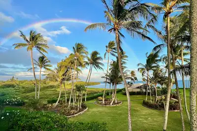 Image de Ocean view condo with shaded lana'i, WiFi & shared pool, tennis, grills, cabana