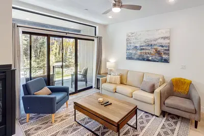 Image de Ground-Floor, Riverfront Getaway with a Gas Fireplace, WiFi, & Furnished Patio