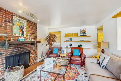Image de Updated Condo with Walkable Locale, Free WiFi & Private Washer/Dryer