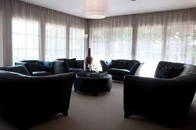 Image de Une demeure spacieuse avec sauna à Nijensleek
