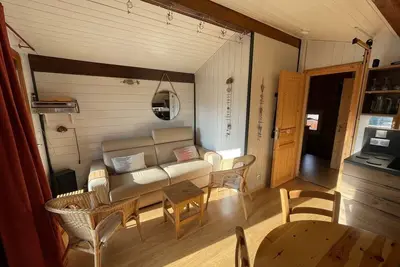 Image de Appartement Mansardé 3 Pièces 74m², Balcon Sud, Parking Privé, Wifi