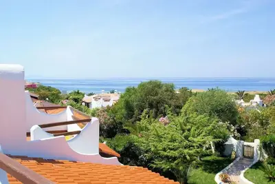 Image de Mediterranean vacation homes by the sea in a quiet location, with garden & barbecue