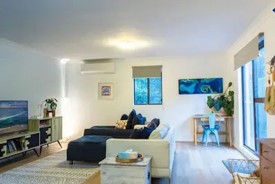 Image de Gidgets on Gretel – Stay 3, Pay 2!