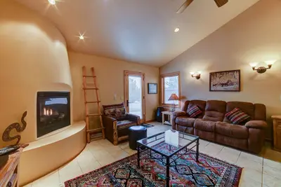 Image de Private Patio * Backyard Oasis * Scenic Views * Balcony * Bbq * Relax Here
