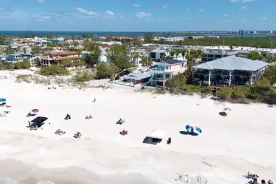Image de Beach Front Home with Unforgettable Views