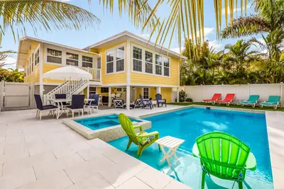 Image de Newly Renovated Cottage with Resort Style Pool, Only 1/2 Block to the Beach