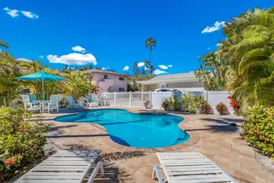 Image de Private Home with Heated Pool and Screened Lanai, 2 Houses to Beach