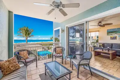Image de Beachfront Balcony, Stylish Gulf-View Escape
