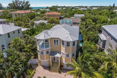 Image de Poseidon’s Palace! Family Fun & Gulf Views!