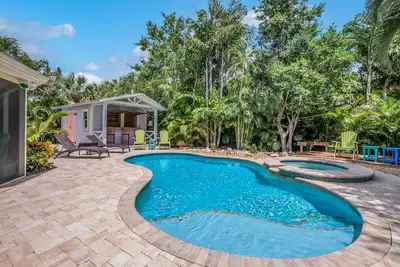Image de Ground level home with pool, spa and lanai! - Coastal Breeze