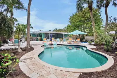 Image de Casa Allegria: Remodeled Home with Private Pool, Just Over a Block to Beach
