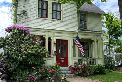 Image de Bar Harbor - Historic In-Town Home. Incredible Location.