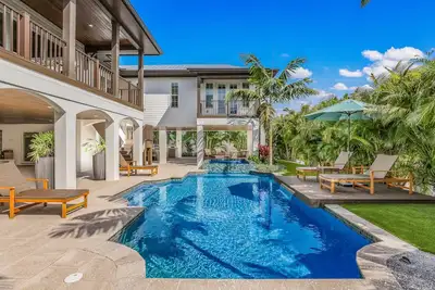 Image de Luxurious Private Canal Front Home with Resort Style Pool! - Banyan Manor