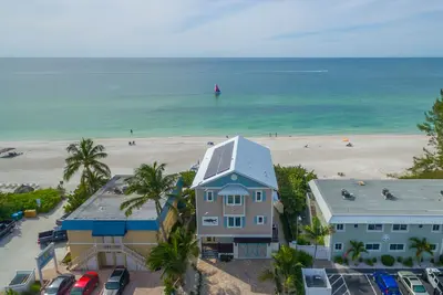 Image de Spacious Gulf Front Home with Private Pool and Spa
