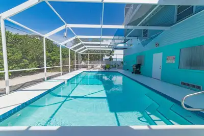 Image de 6 minutes to Beach! Screened-in and Heated Pool! - Seahorse Cove