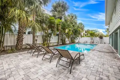 Image de Beautiful Condo with Pool, Just Steps to the Beach!