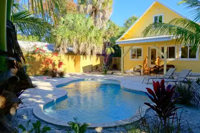 Image de Cottage with Private Pool, Tropical Landscaped Backyard, Near Beach