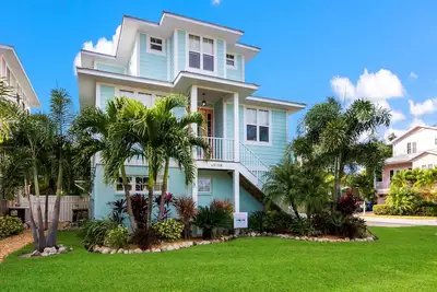 Image de Holmes Beach Gem! Pool, Grill & Game Room!