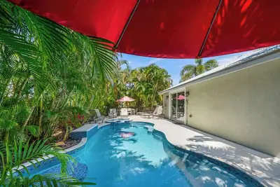 Image de 1. 5 Blocks to Gulf Beaches, Private Heated Pool - No Bad Days