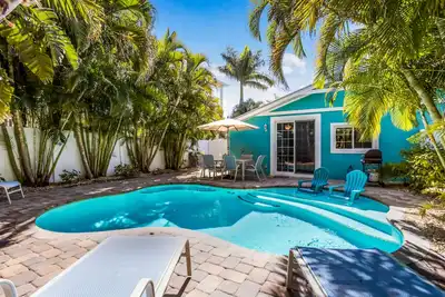 Image de Family-Friendly Home, Steps from the Beach with Private Pool!