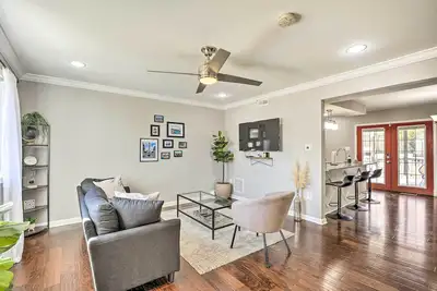 Image de Chic Townhome w/ Deck: 6 Mi to Dtwn Baltimore