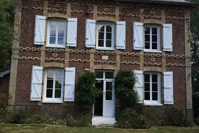 Image de Un appartement dans une maison de charme près de Lyons la Forêt.
