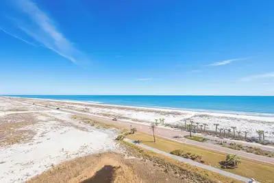 Image de P3-0709 2b Gulf Front - Newly Updated!